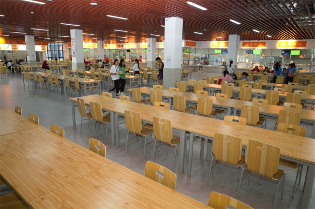 广西工程职业学院食堂图片